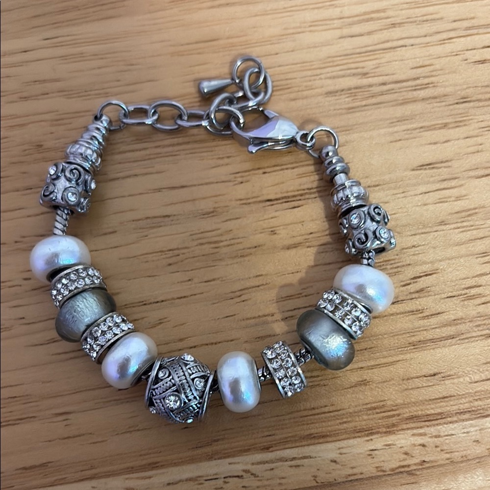 Elegant Silver and Pearl Bracelet